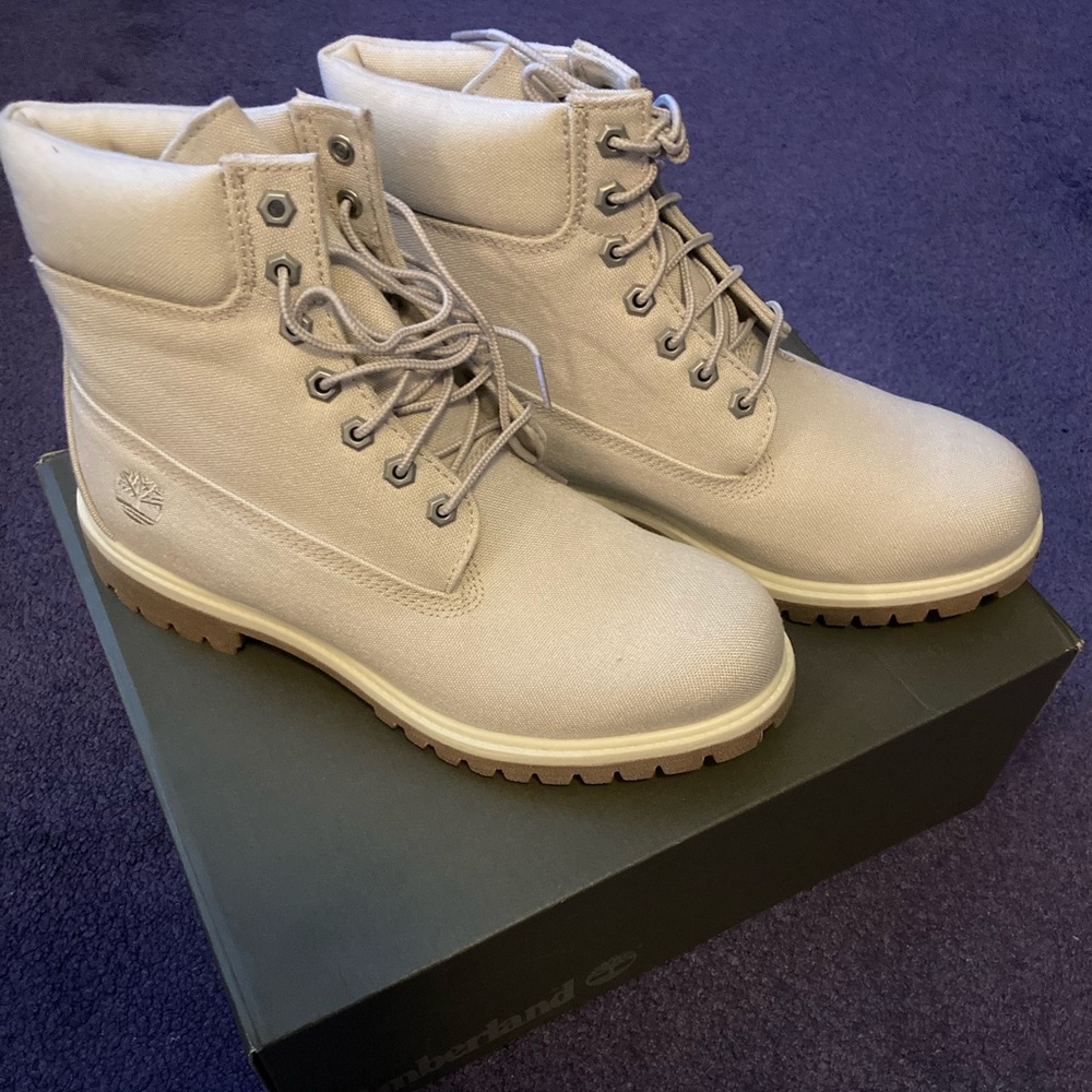 NIB Timberland 6” Men’s Boot White Canvas Size 9
